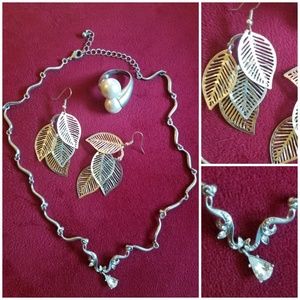 🎄SALE!- $35. Necklace, Earrings & Ring